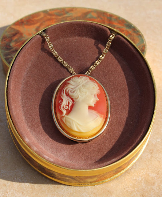 Sincerely, Sara Style & Books Gifts for History Geeks