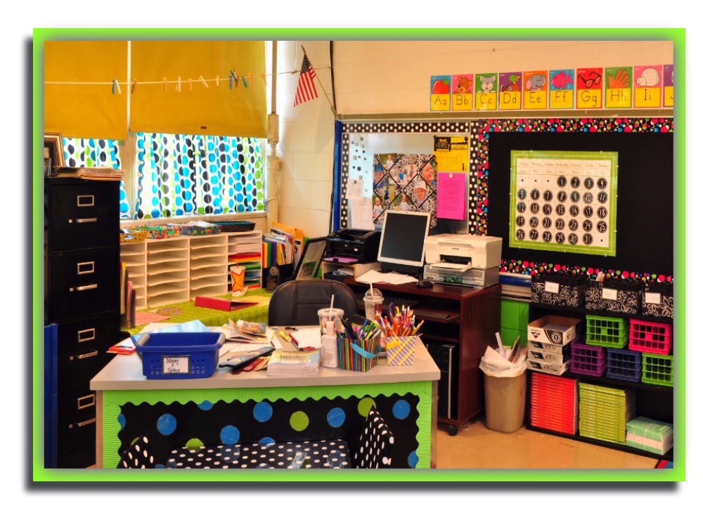 Second Grade ZING!: An Apple A Day Linky Party - Classroom Decor