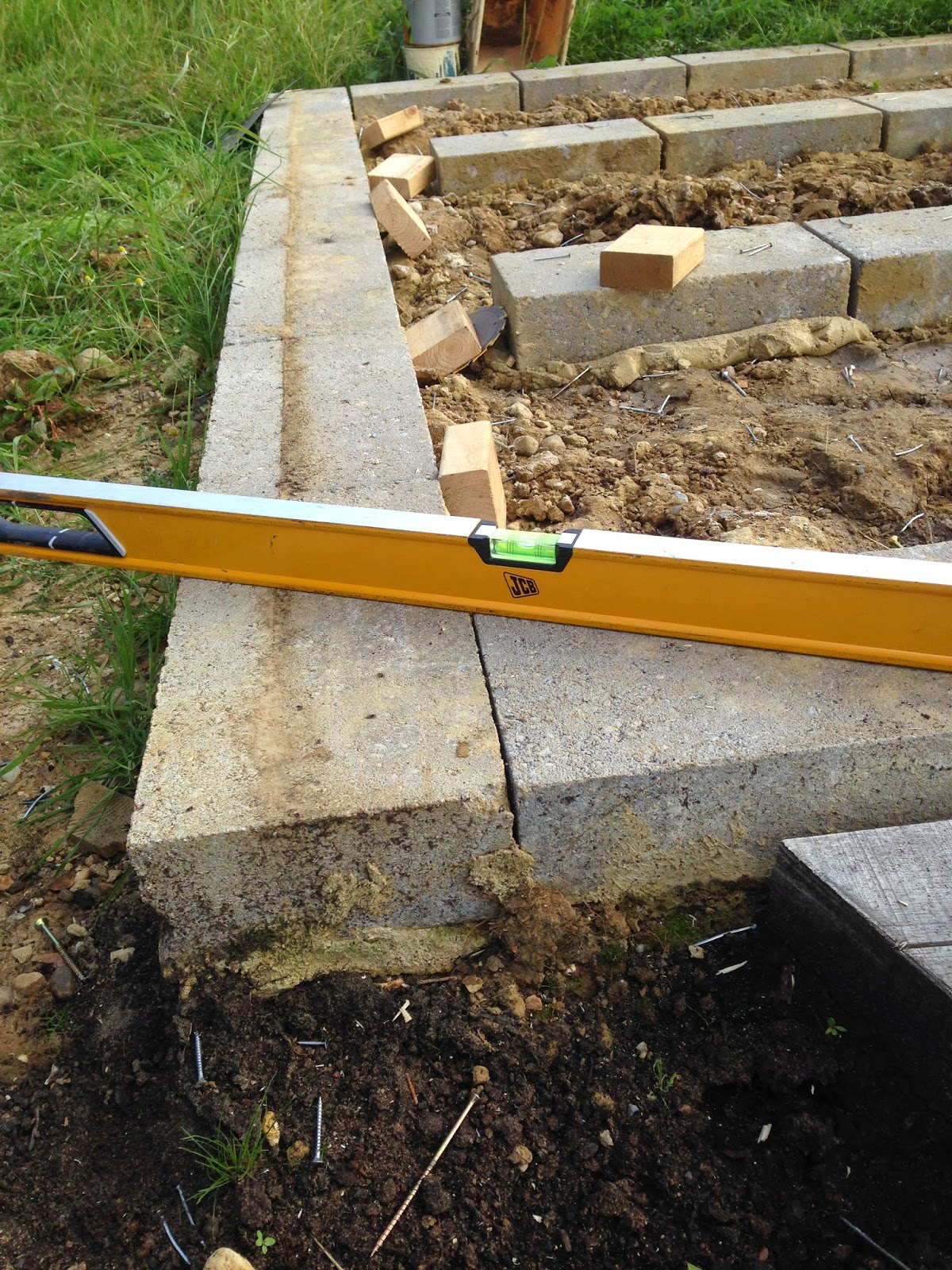 Building Your Log Cabin Building a block base for your cabin