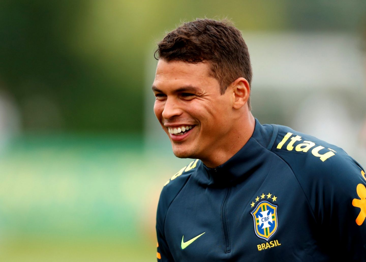 Plano físico faz Thiago Silva renascer e sair na frente por vaga