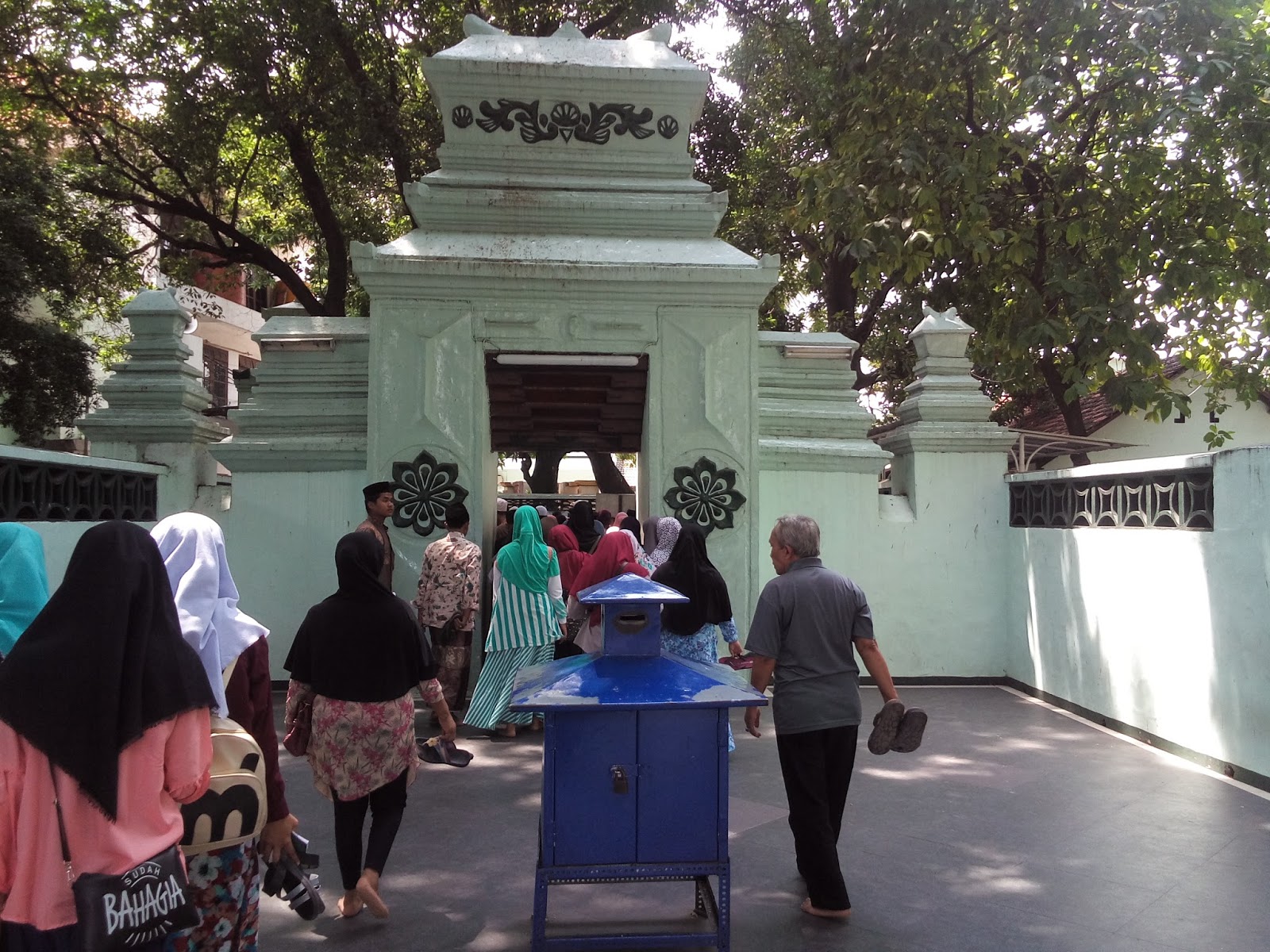 19+ Arti Mimpi Berkunjung Ke Makam Sunan Ampel