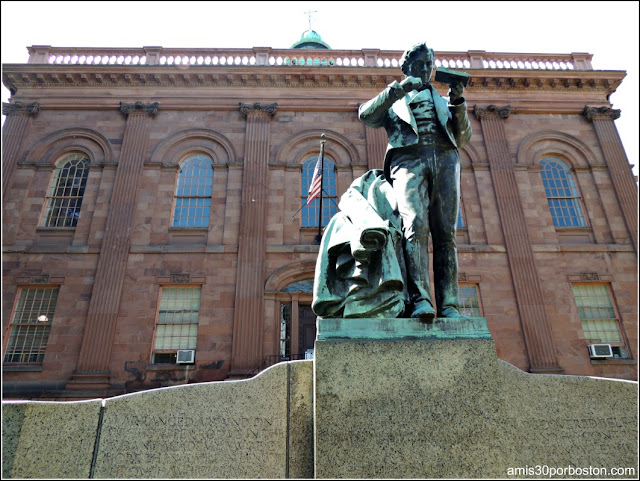 Escultura de Joseph Henry frente al Old Albany Academy Building Escultura de Joseph Henry frente al Old Albany Academy Building