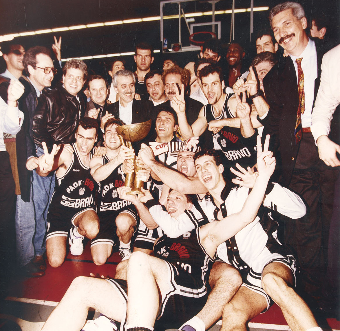 Historias sobre el baloncesto griego. El periplo de Efthimis Rentziás