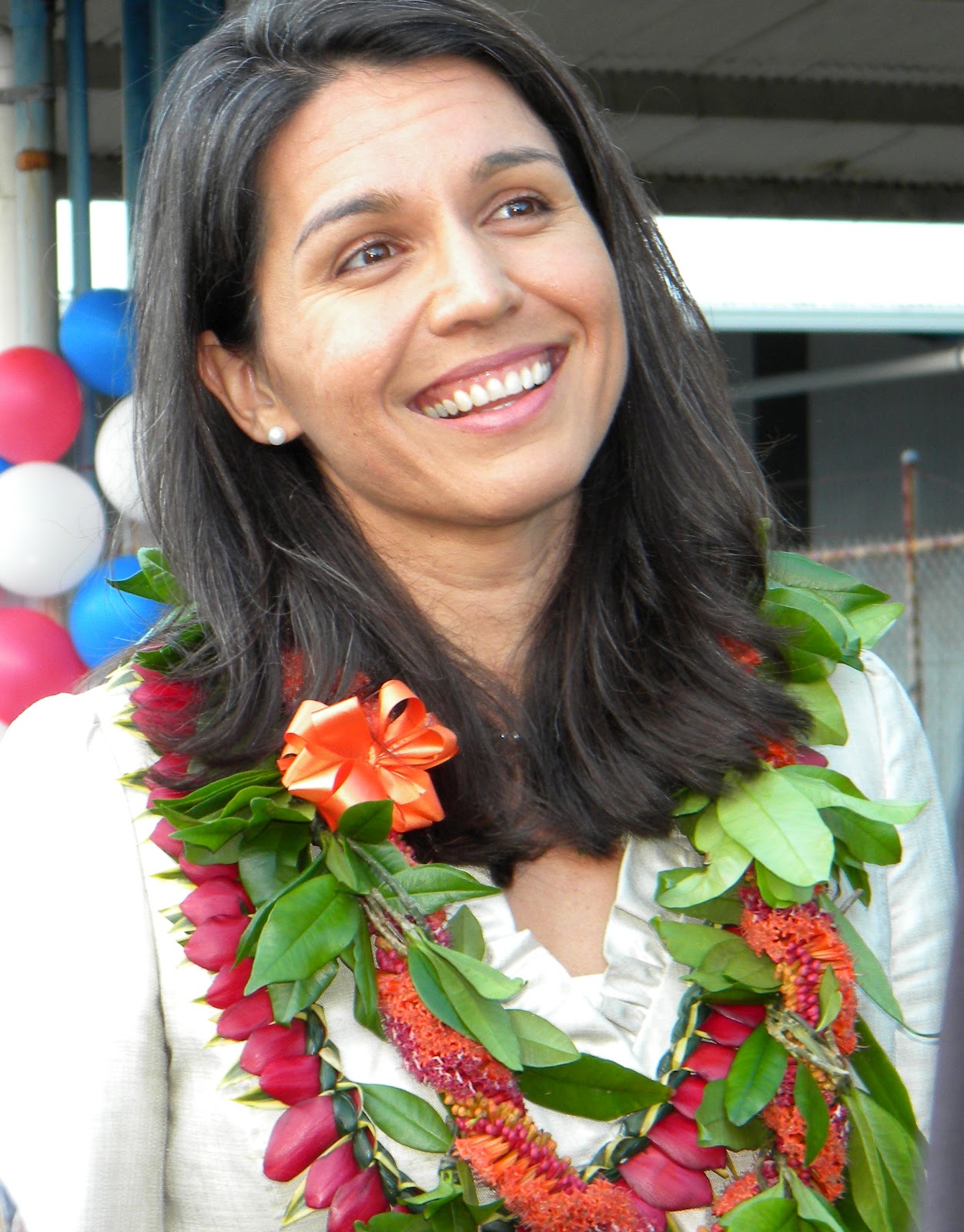 First Hindu American Congresswoman to take oath on Gita | ISKCON TRUTH - Tulsi Gabbard’s Public Style – Political Poise And Fashion