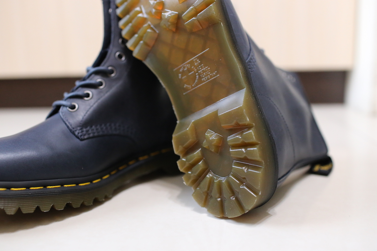 3c老實說 氣象部落客勞倫斯 生活 穿搭 Dr Martens 經典1460 8孔馬汀靴 江湖走跳必備的次文化龐克代表