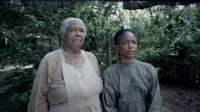 Aunjanue Ellis and Esther Scott in The Birth of a Nation