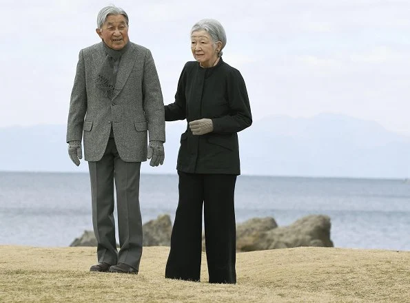 Emperor Akihito and Empress Michiko visited Hayama Imperial Villa in Kanagawa. Crown Princess Masako
