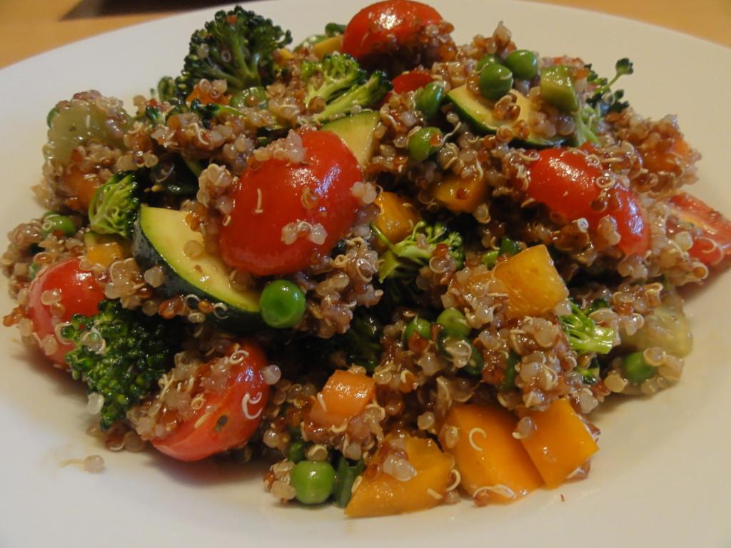 Sojaschnitzel Mit Quinoa Erbsen Beilage — Rezepte Suchen