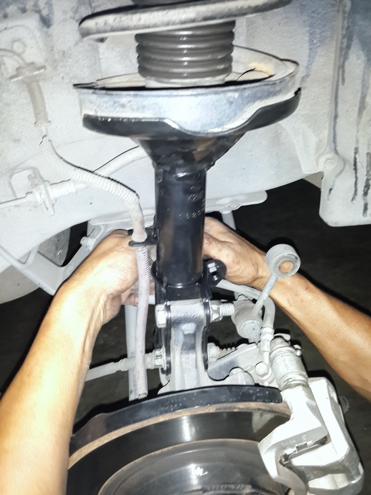 KIA SPECTRA KIA SPECTRA OFFER PACKAGE FULL KIT GENUINE SHOCKS ABSORBERS