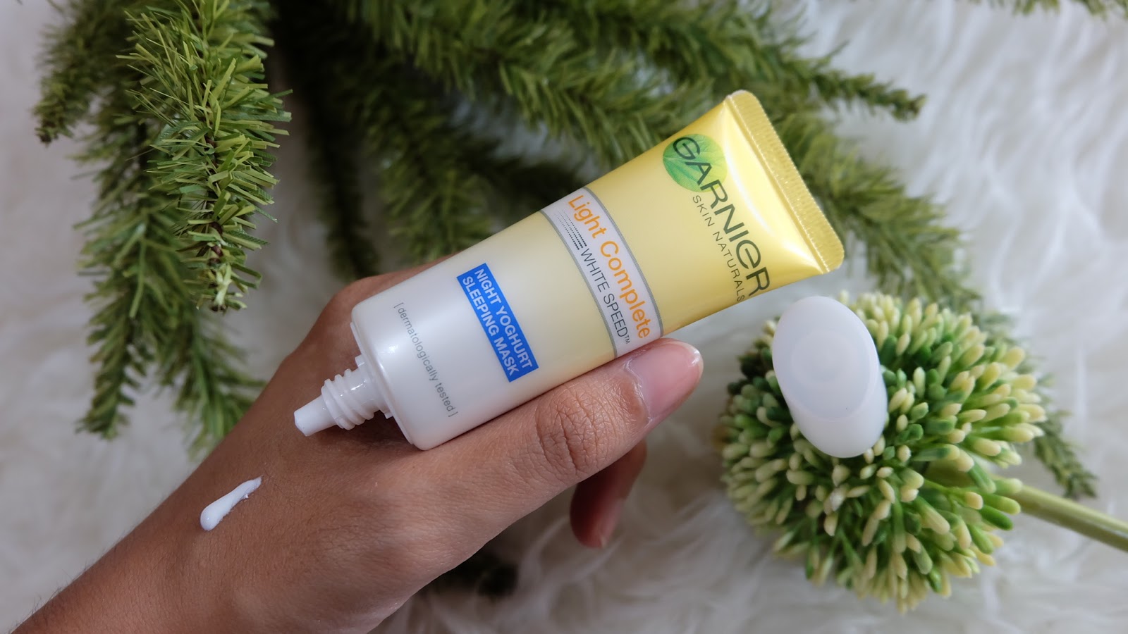 Review Garnier New Light Complete Yoghurt Sleeping Mask F A S H I O