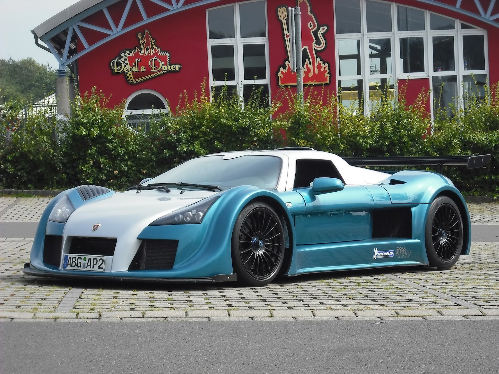 Gumpert Apollo Ie Why You Wont See This Car Everyday - lr8dh90