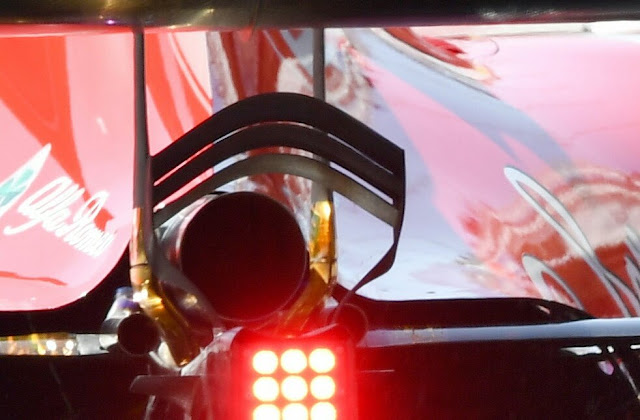 TEST BARCELLONA: la RENAULT soffia con gli scarichi sul dorso dell'ala posteriore