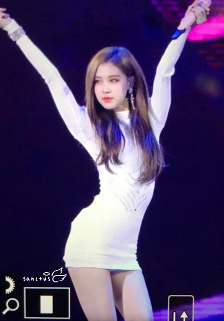Blackpink's Rose Stuns With Her Ant Waist! | Daily K Pop News