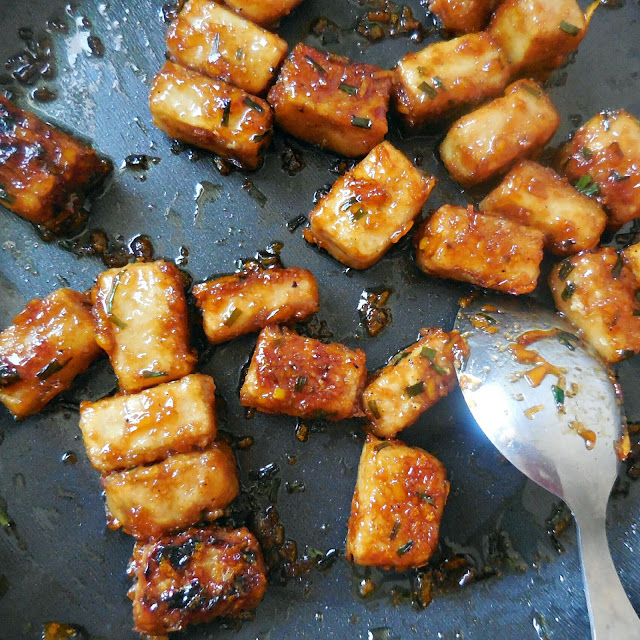 Poulet à l'orange vegan à base de tofu