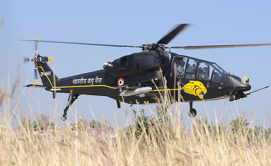 Combat c. Hal LCH вертолет. Вертолеты Индии hal Rudra. Легкий ударный вертолет LCH. Hal Dhruv вертолет Индии.