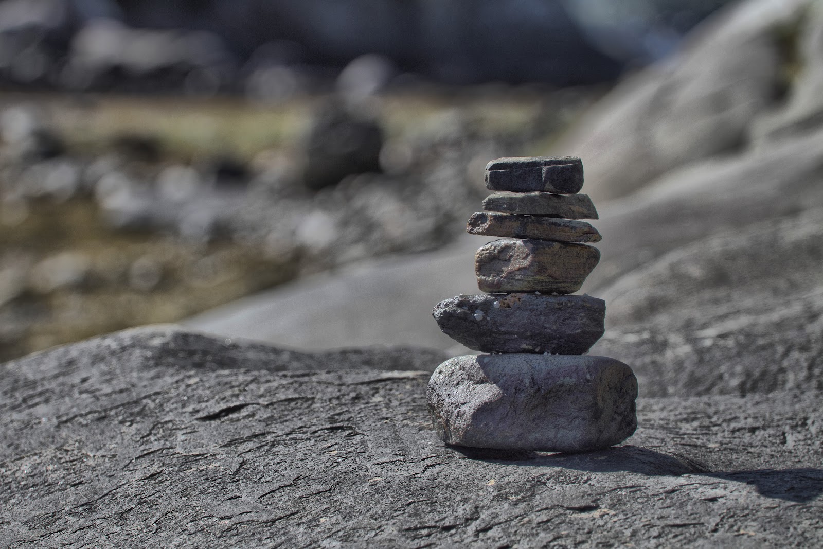 Hádes cá vir As "pedras no caminho"