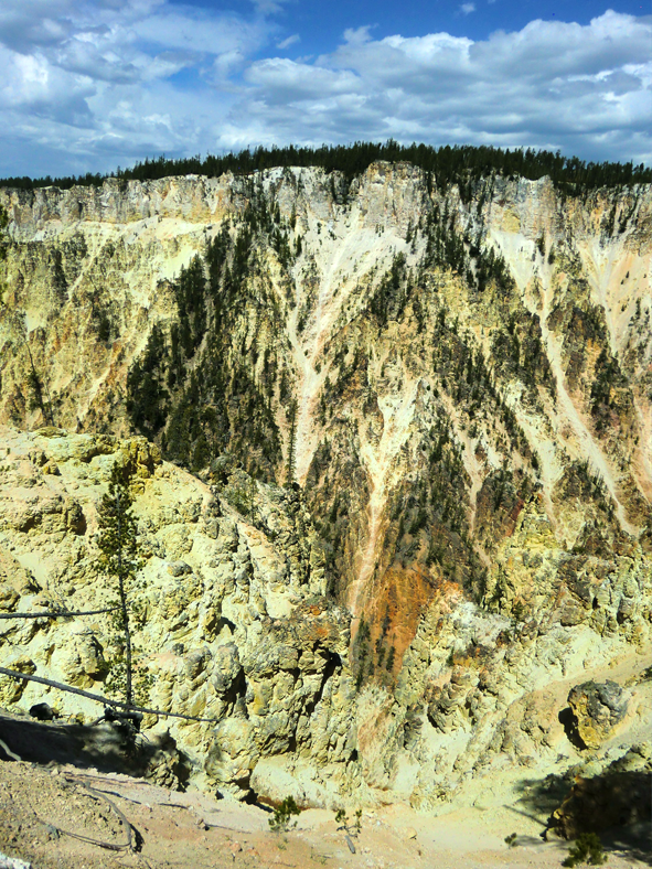 Eternel Voyageur: Yellowstone's Artist's Point