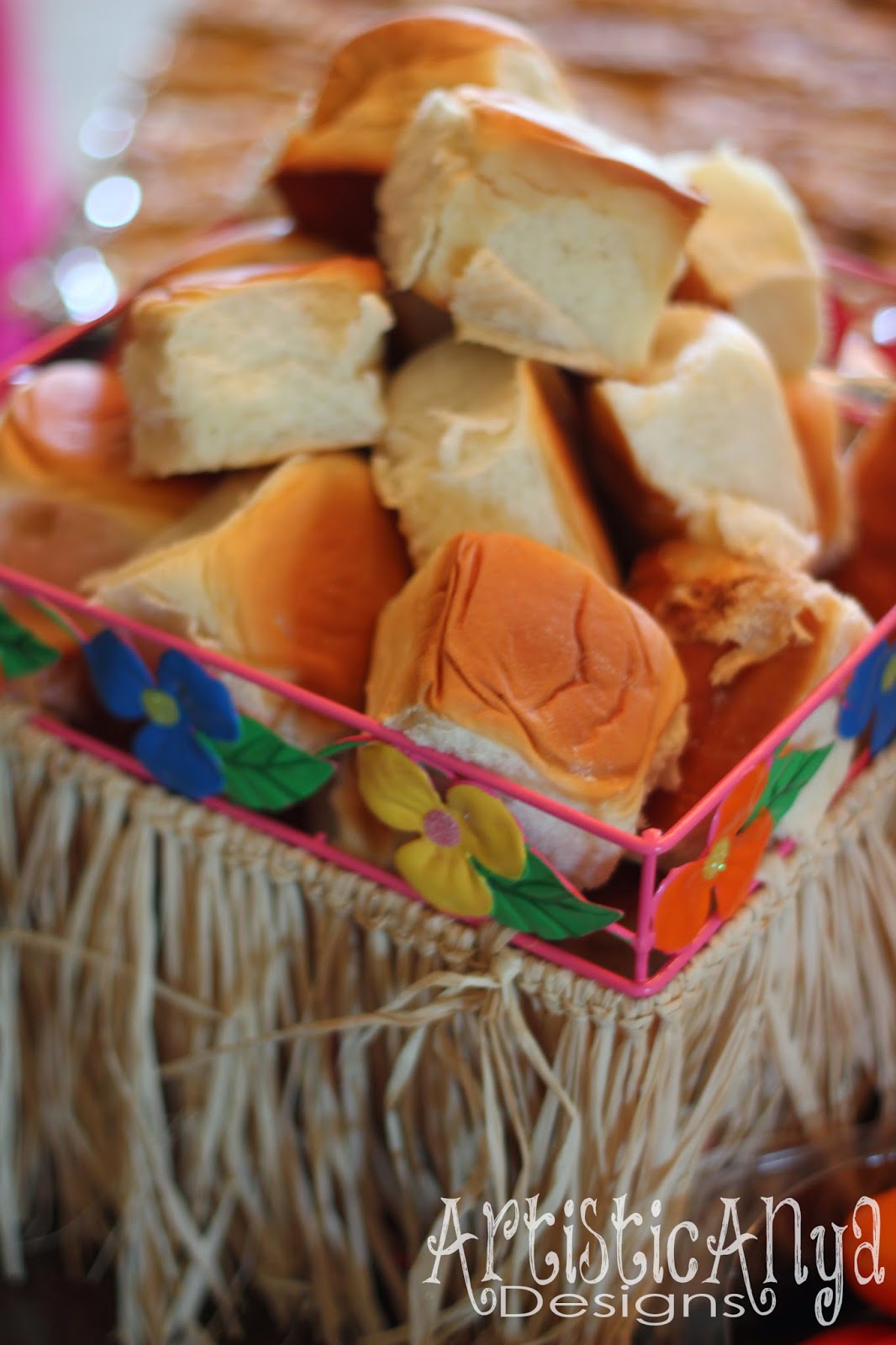 Artistic Anya Designs: Hawaiian Luau Party