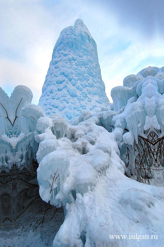 Ледяной фонтан. Национальный парк Зюраткуль. Челябинская область