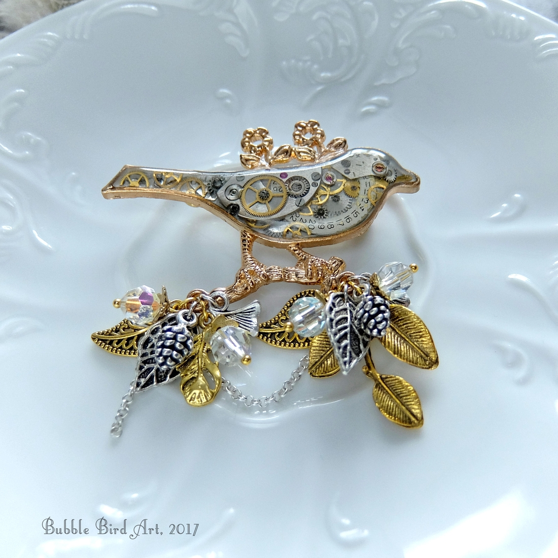 03-Bird-Brooch-Victoria-Klochko-Steampunk-Animal-Jewellery-with-Clock-Parts-www-designstack-co