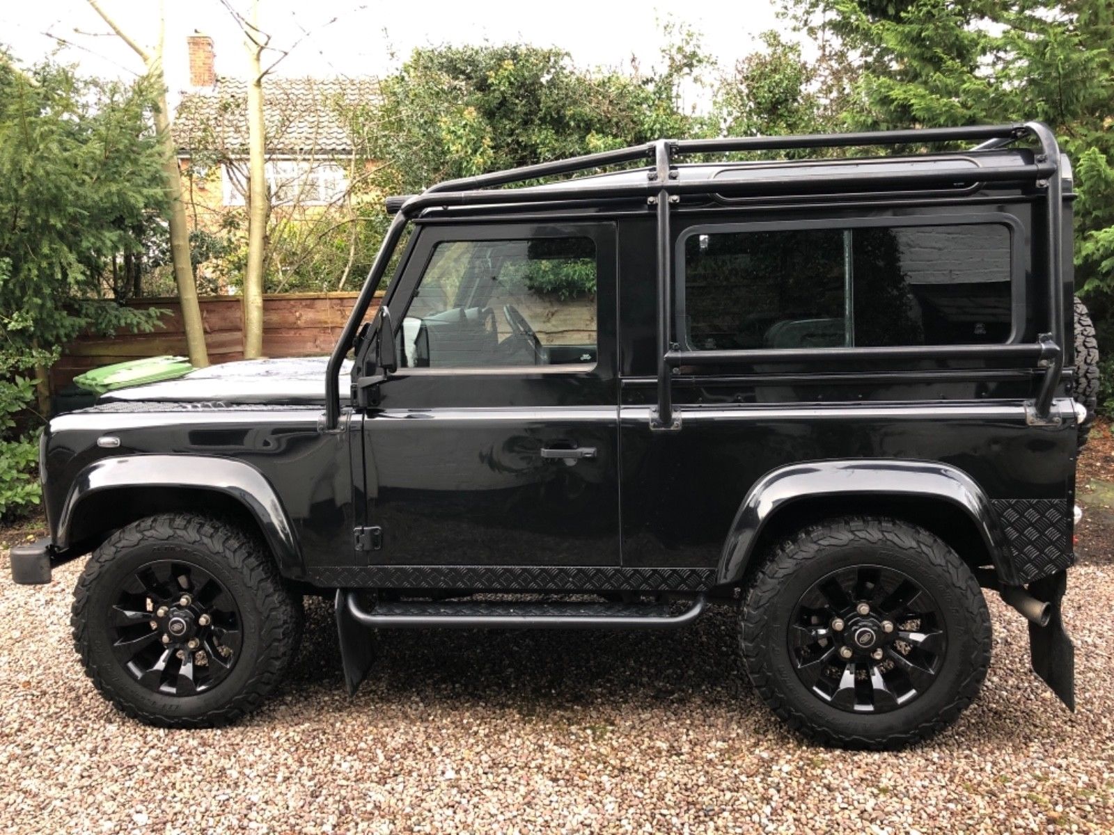 Landrover Defender: Black Land Rover Defender 90 tdi All Black fully loaded