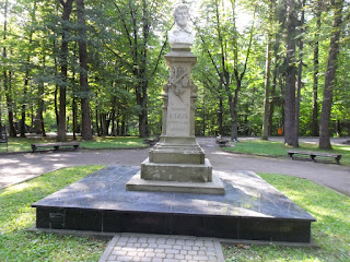 Памятник Адаму Мицкевичу в Трускавце