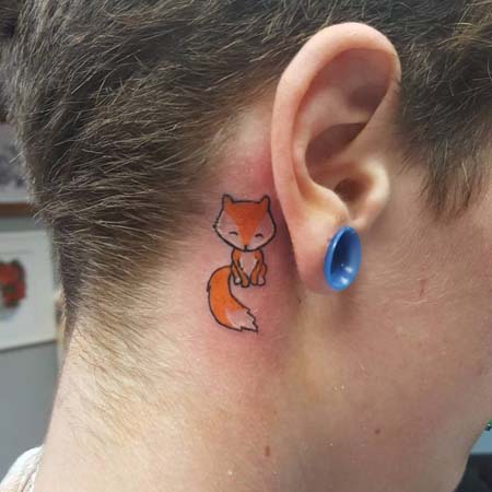 Tatuagens femininas atrás das orelhas Tatuagens femininas atrás das orelhas