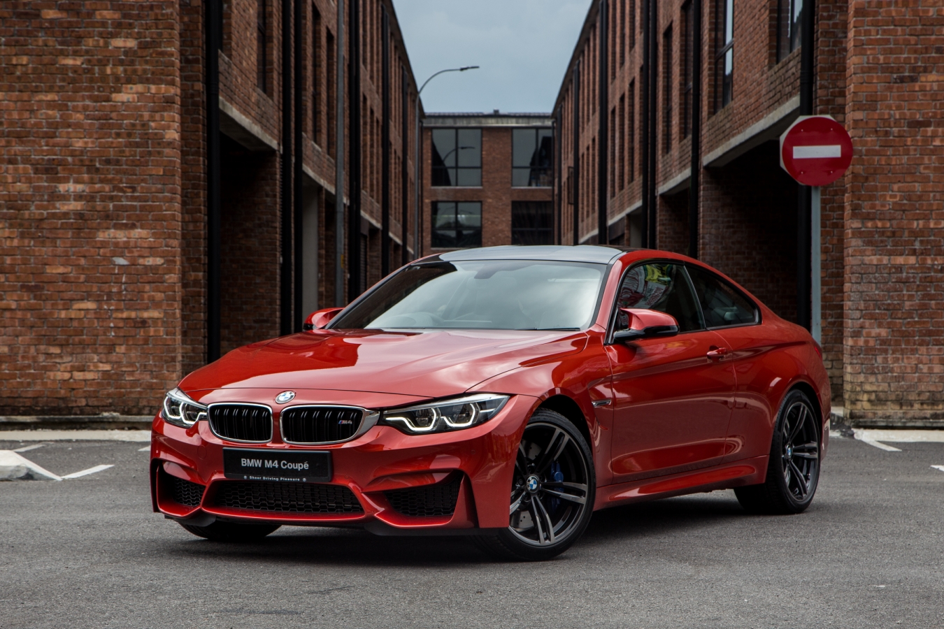 BMW m4 f82 красная