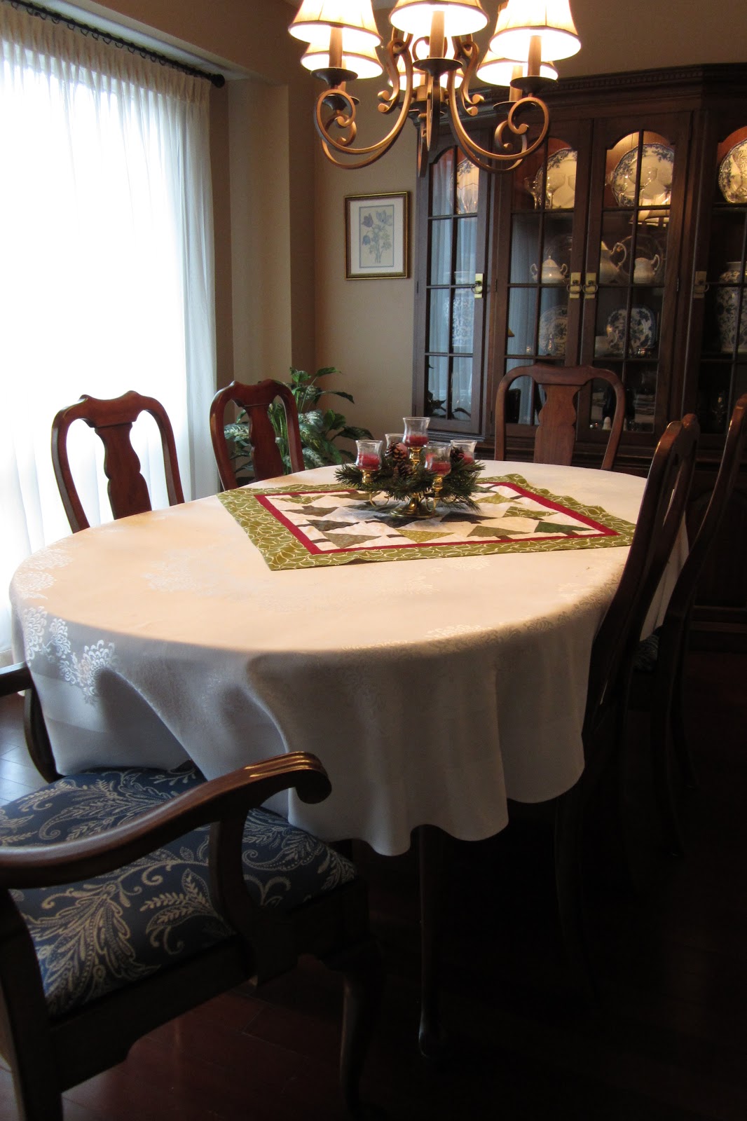 Sharon at Home Dining Room Table Topper