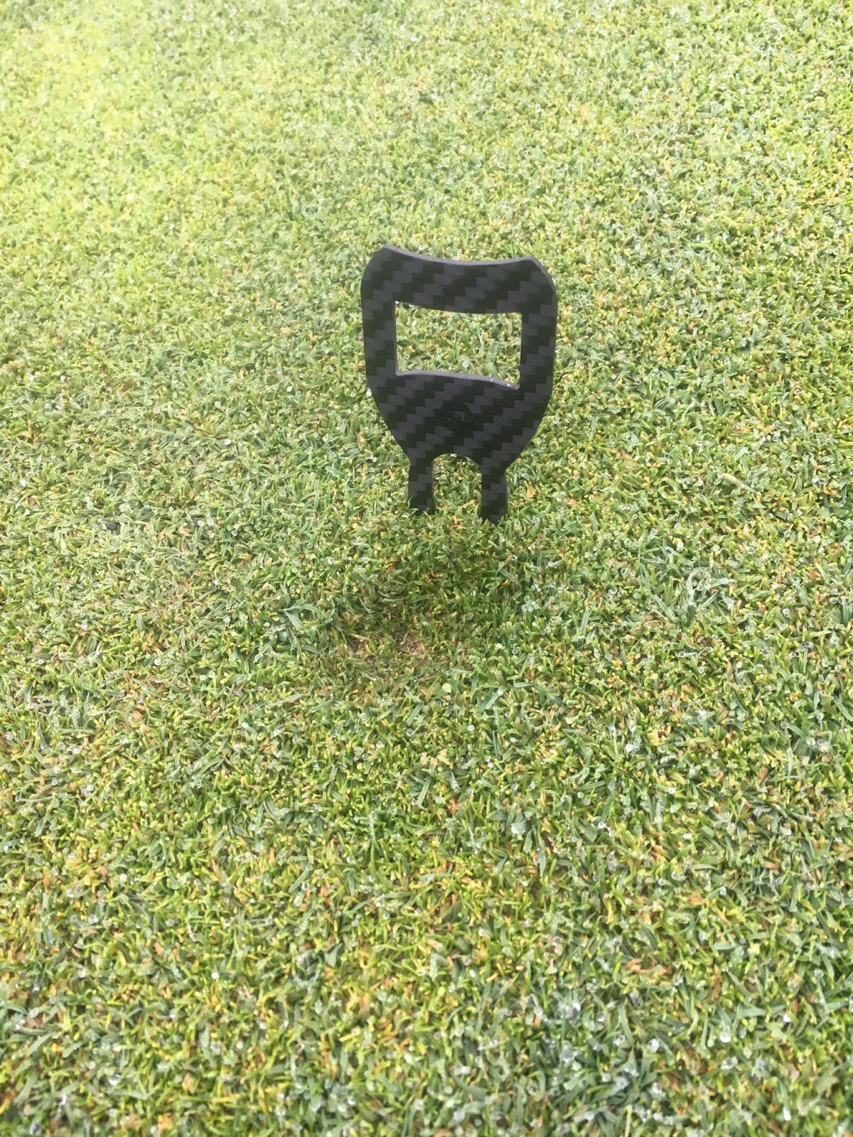 Golf Review Carbon Fiber Golf Divot Tool « Ottawa Golf Blog