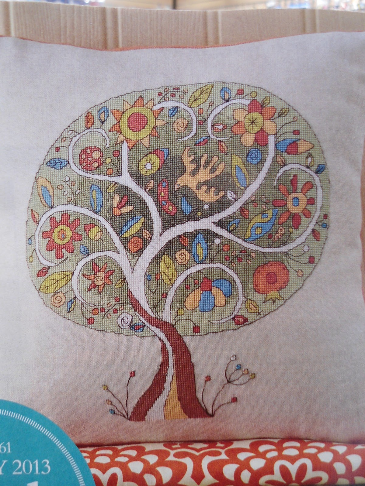 Moje Hand Made: Poduszka z "drzewem życia" skończona
