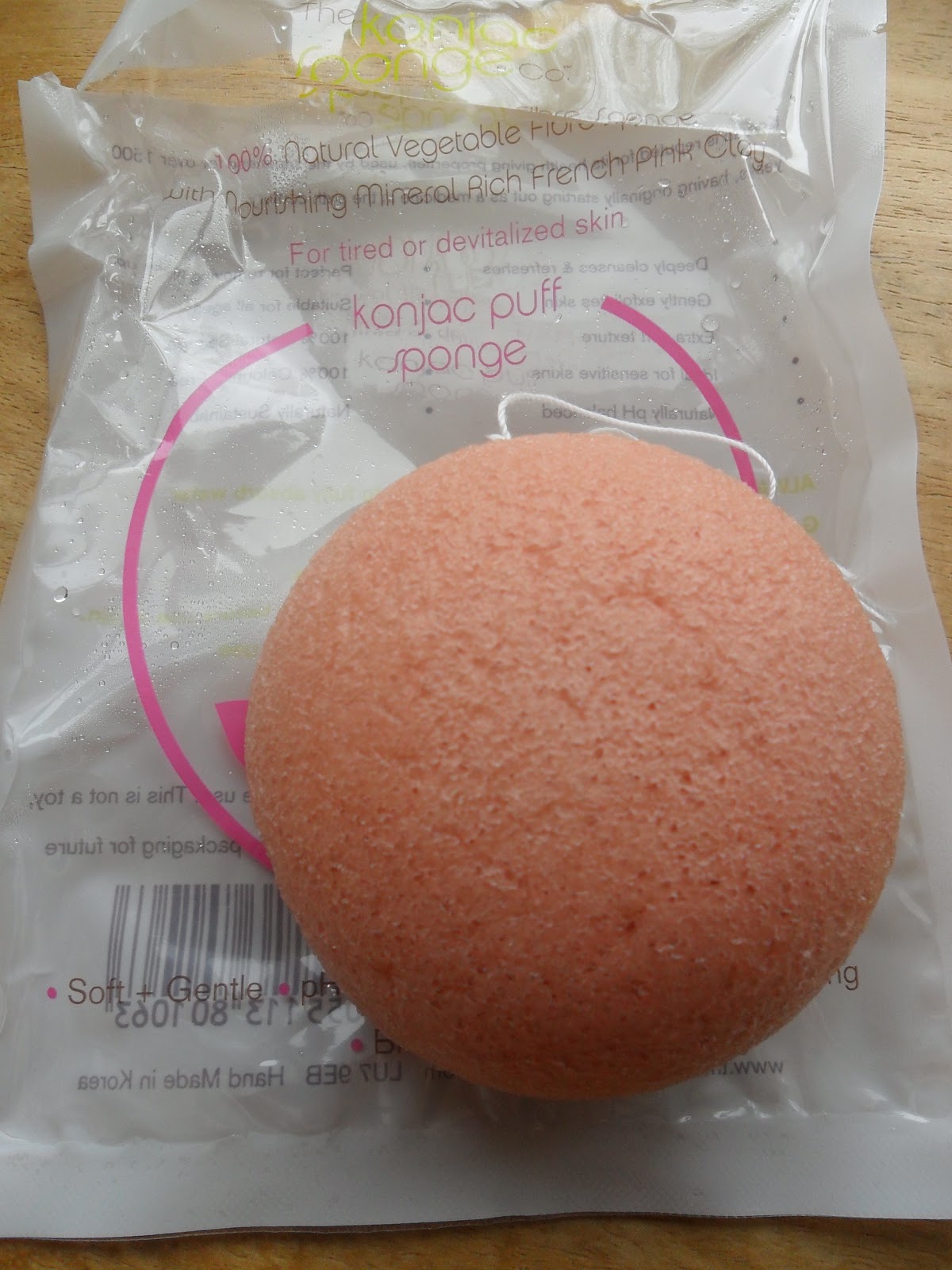 Beauty and the Books Konjac Pink Clay Sponge Review