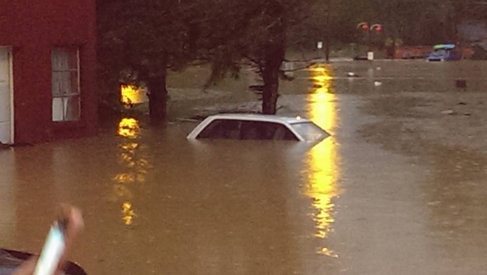 The ster Commentator Camden on Gauley Flood Photos