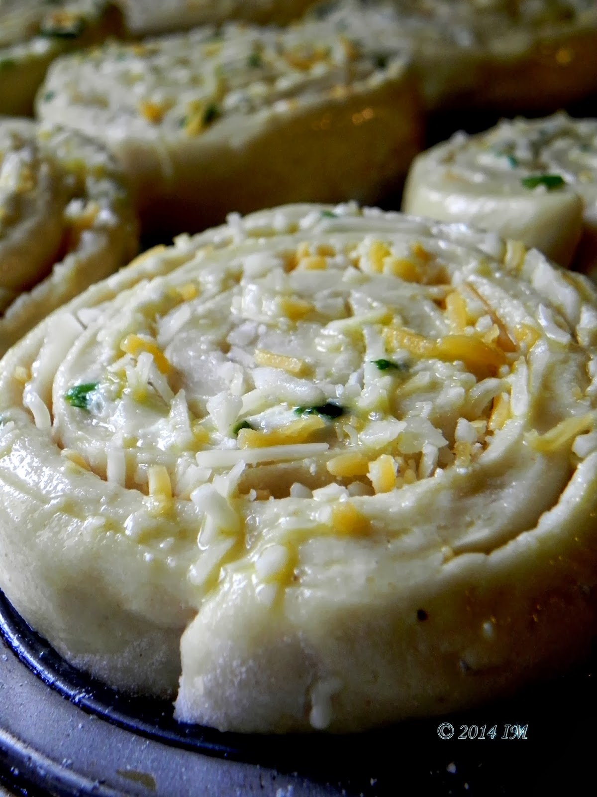 beyond foods CREAM CHEESE ONION BUNS