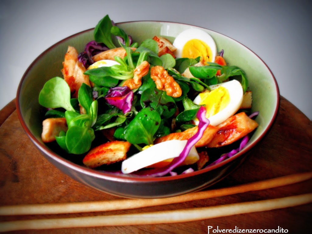 insalata di cavolo viola con noci valeriana e petto di pollo grigliato