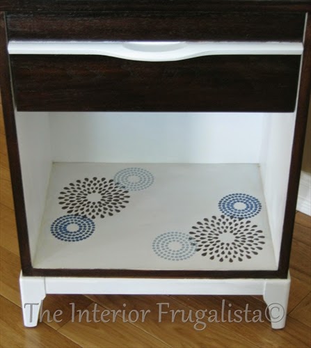 A mid-century modern night table makeover with retro flower stencil detail on the bottom shelf below.
