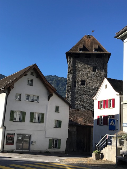 ハイジのふるさとの町にある古い塔