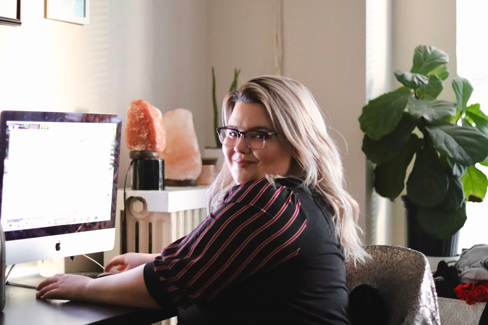 Chicago Plus Size Petite Fashion Blogger, YouTuber, and model Natalie Craig, of Natalie in the City, buys a whole wardrobe for under $200 at Gordmans, including active wear, work wear, casual looks, and sexy dresses for a night out on the town.