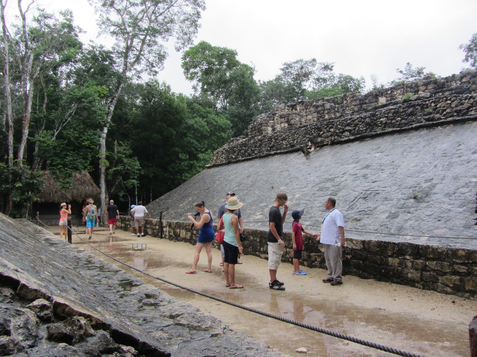 Visitar as ruínas de COBA | Uma ruína maia escondida na selva do México