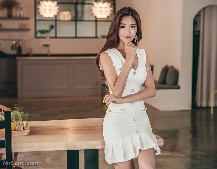 Beautiful Park Jung Yoon in fashion photoshoot in June 2017 (496 photos) photo 12-13