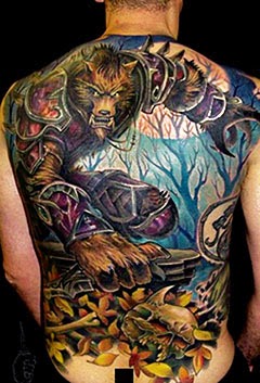 Imagens de tatuagens de lobo nas costas