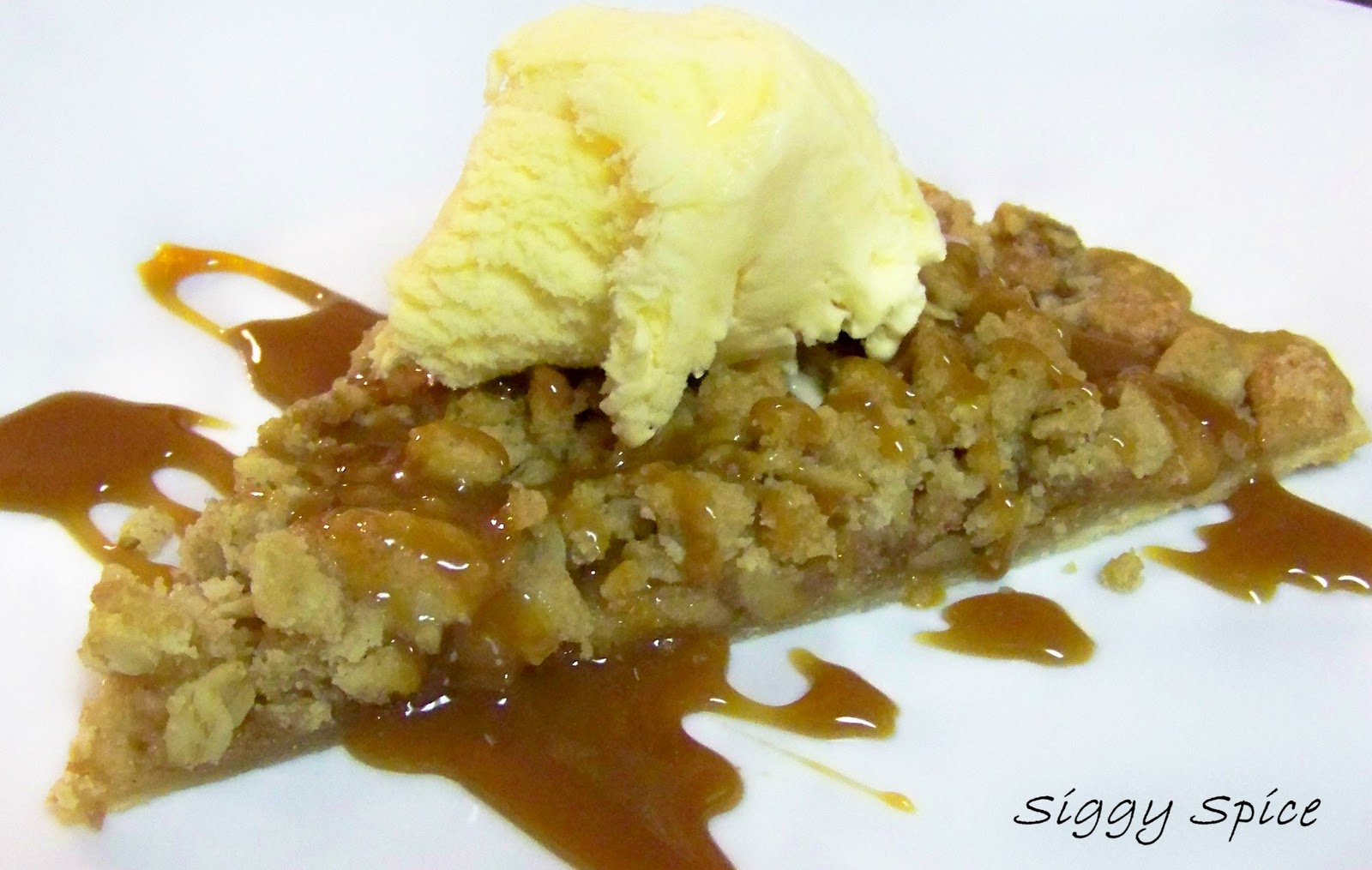 Siggy Spice Caramel Apple Crisp Pizza