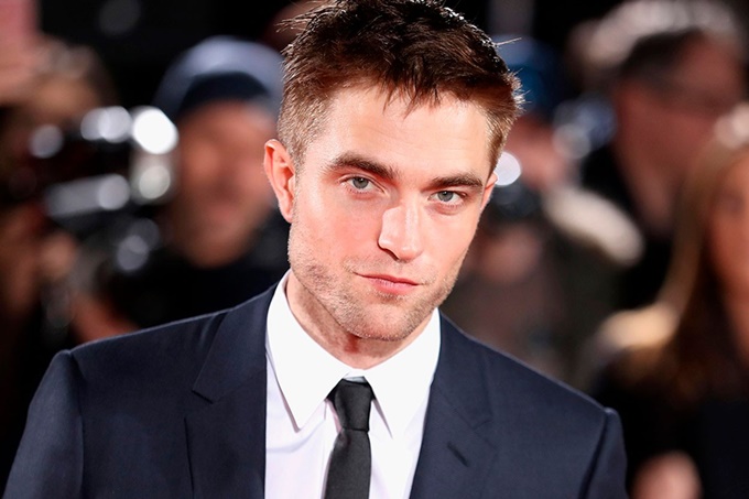 이미지에 대체텍스트 속성이 없습니다; 파일명은 https___kr.hypebeast.com_files_2020_02_the-batman-robert-pattison-dc-warner-batsuit-batcycle-catwoman0013.jpg 입니다.