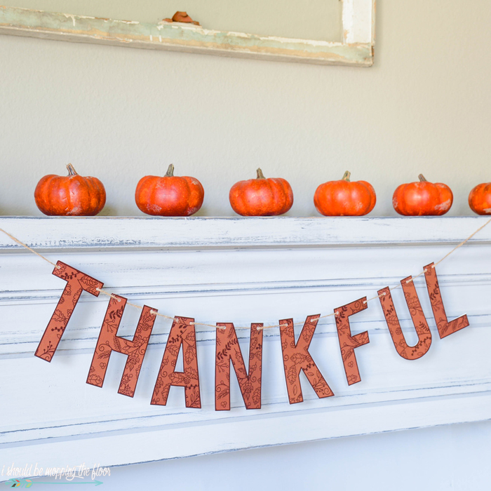 Free Printable Thankful Banner | Sweet and simple banner for fall decor.