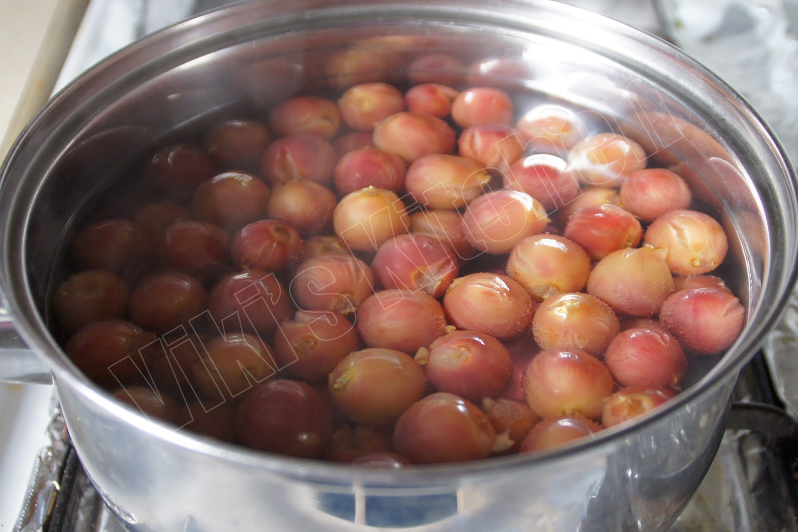 Viki 's Kitchen Grape juice