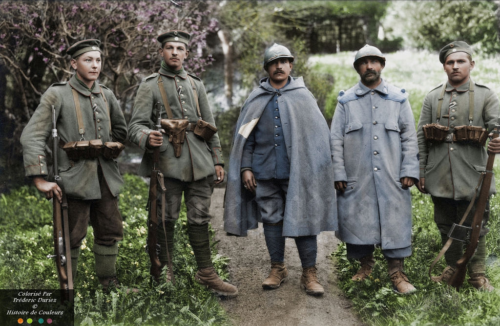 29 Incredible Colorized Photos Reveal What Life Was Like for French