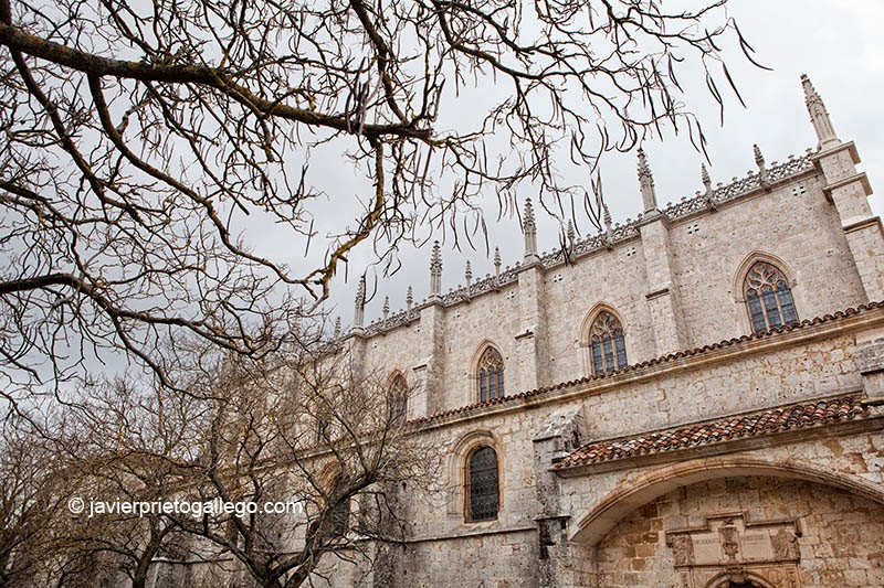 La reina Juana acudió a la Cartuja de Miraflores para recoger el cadáver de su esposo e iniciar el viaje hacia Granada. Cartuja de Miraflores. Castilla y León. España © Javier Prieto Gallego