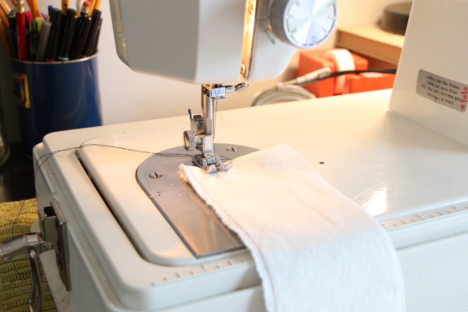 How to Sew a Buttonhole Without a Special Foot! Palindrome Dry Goods