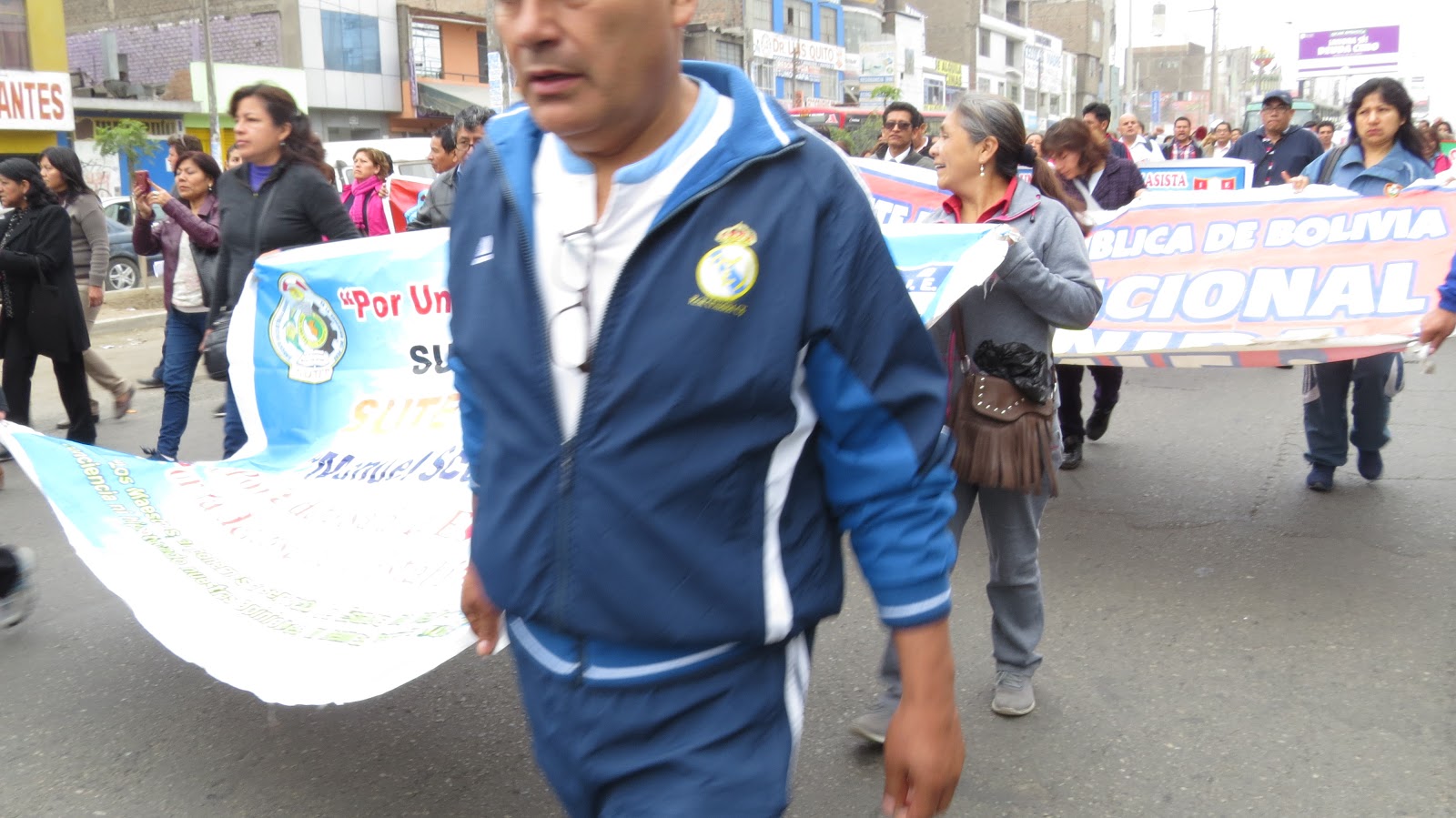 SITER LIMA FENATEPERU EXITOSO ACATAMIENTO DEL PARO NACIONAL DEL 25 DE