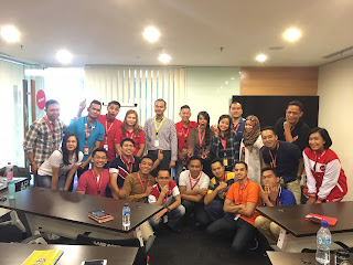 Dimas ketika memimpin Disability Equality Training (DET) bersama Beat di Air Asia